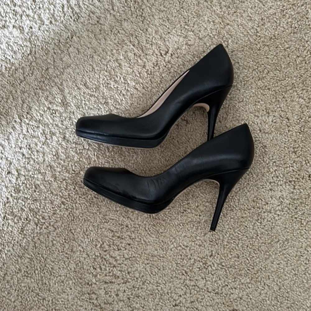 NIB kristal platform leather pump size 9.5